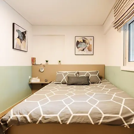 Lime - Cozy Gem With Private Parking Ferienhaus Kalamata