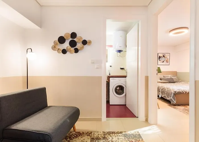 Lime - Cozy Gem With Private Parking *