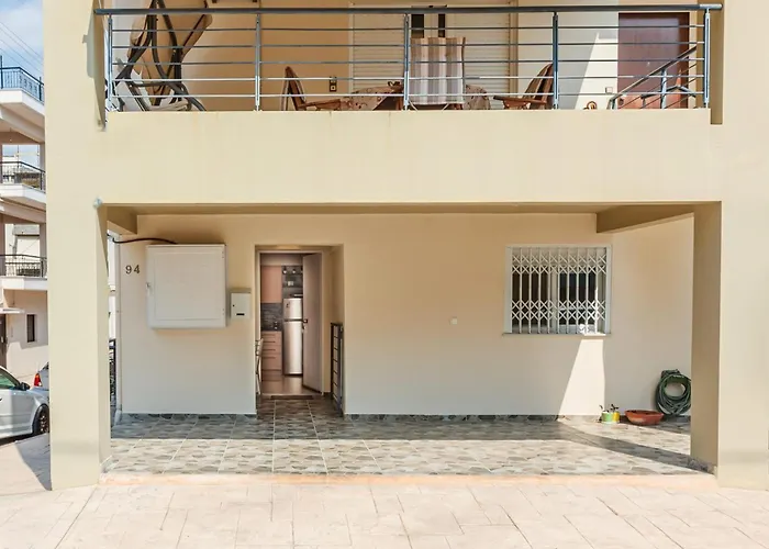 Lime - Cozy Gem With Private Parking Καλαμάτα